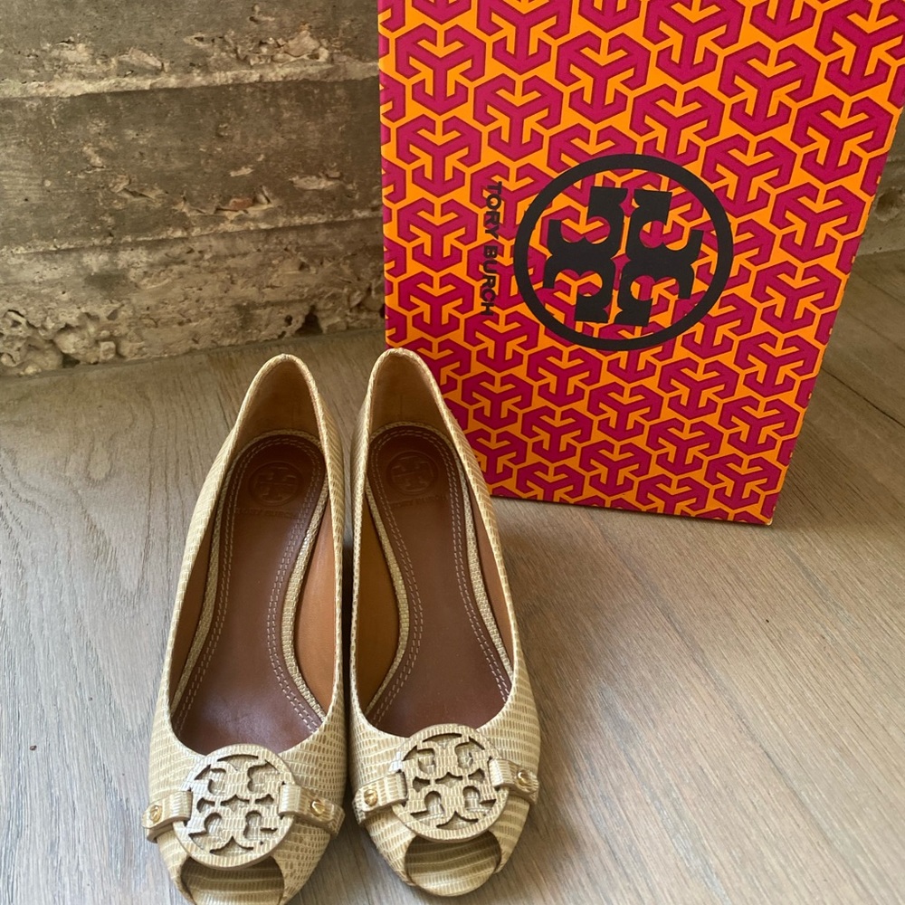 Tory Burch neutral pump